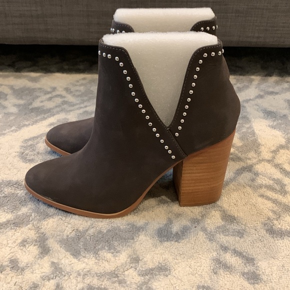 Steve Madden Booties - Picture 3 of 6